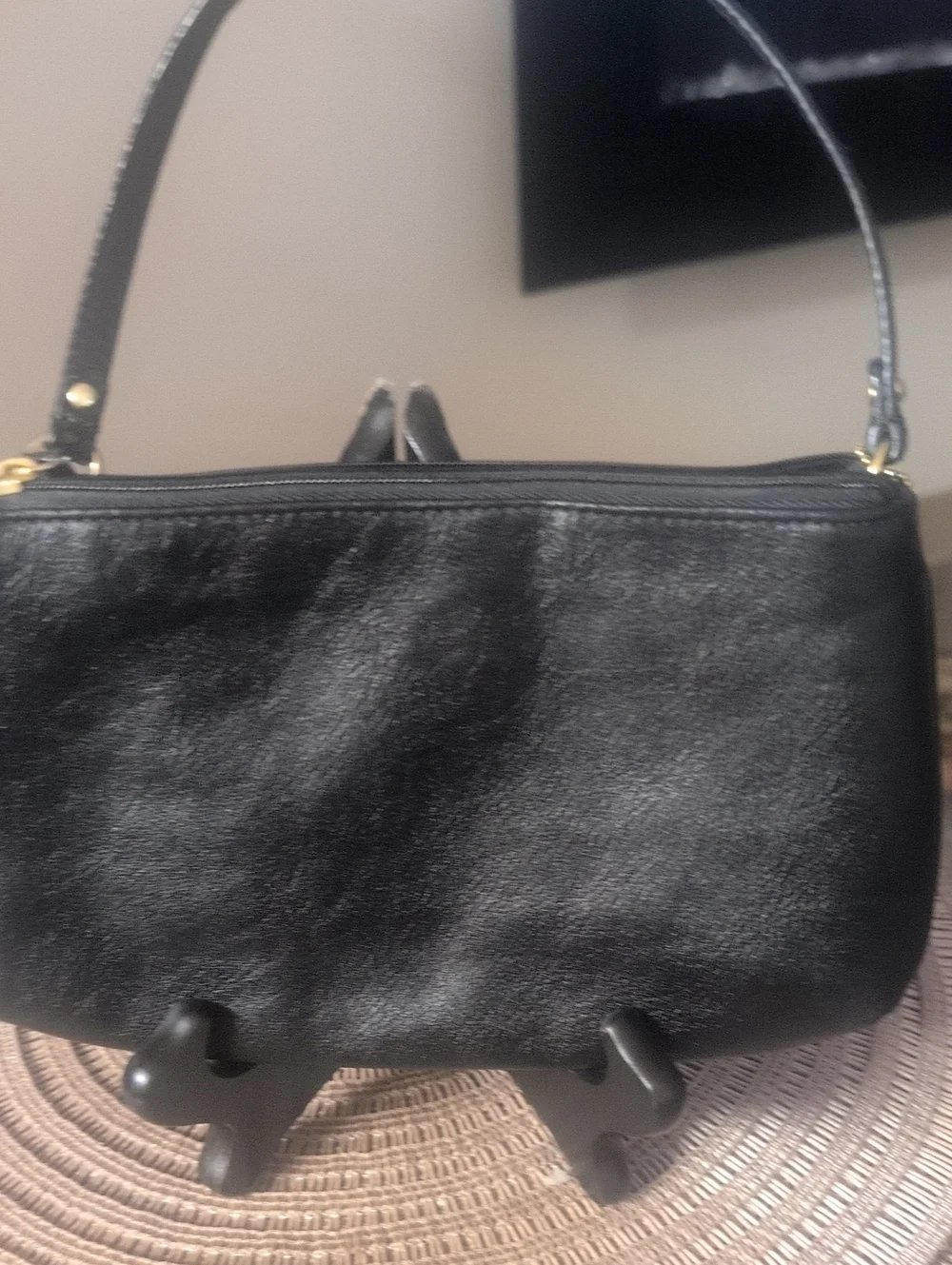 Vintage Ashley VCoach Black Leather Shoulder Bag with Gold Logo